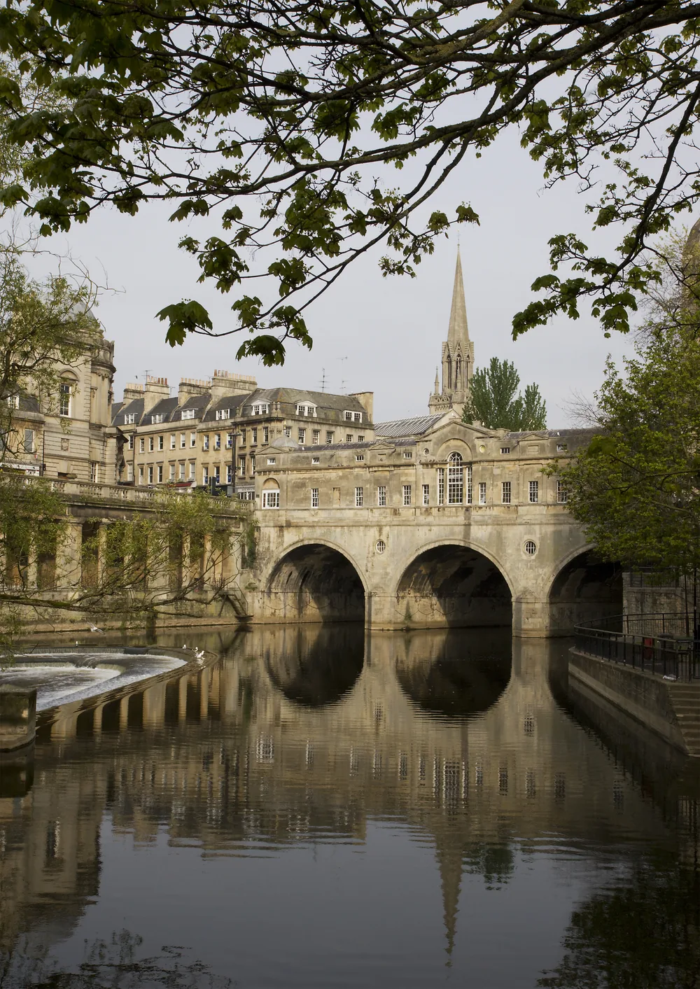 Pulteney Bridge and its reflection in the River Avon, Bath